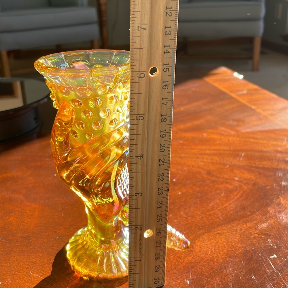 Fenton 6 inch Hand Cornucopia Carnival hobnail glass gold, with sticke… - Picture 8 of 11